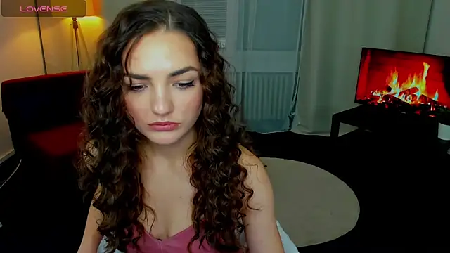 Snapshot of MyEllaLuvs chatting on 10/17/25, 08:22 MyEllaLuvs online show from 10/17/25, 08:22