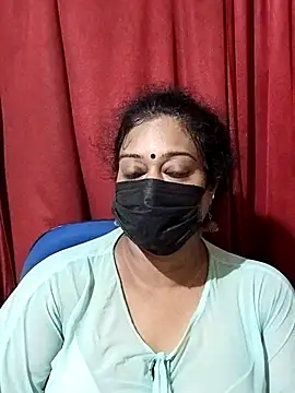 Snapshot of surekha-30 chatting on 10/14/25, 05:03 surekha-30 online show from 10/14/25, 05:03