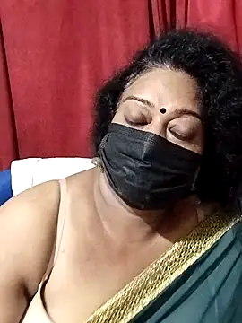 Snapshot of surekha-30 chatting on 10/17/25, 05:15 surekha-30 online show from 10/17/25, 05:15