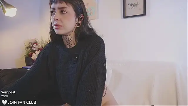 Snapshot of janne_maybe chatting on 10/02/25, 02:13 janne maybe online show from 10/02/25, 02:13