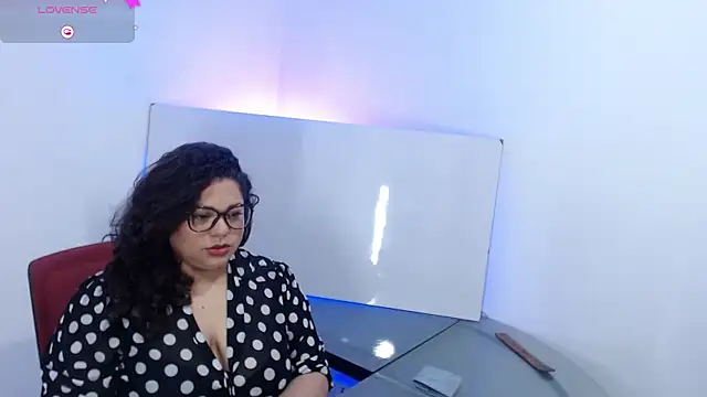 merly chica online show from 10/13/25, 01:22