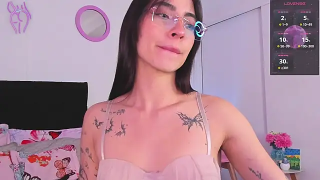 Snapshot of Aryane_art_ chatting on 11/12/25, 09:14 Aryane art online show from 11/12/25, 09:14