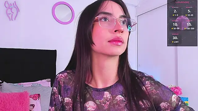 Snapshot of Aryane_art_ chatting on 11/18/25, 08:35 Aryane art online show from 11/18/25, 08:35