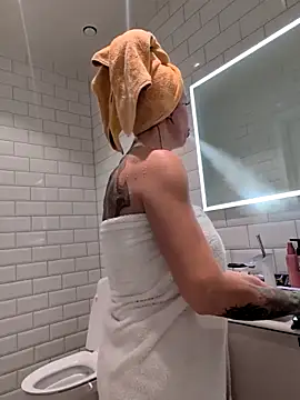 Snapshot of sexygilf82 chatting on 11/13/25, 09:36 sexygilf82 online show from 11/13/25, 09:36