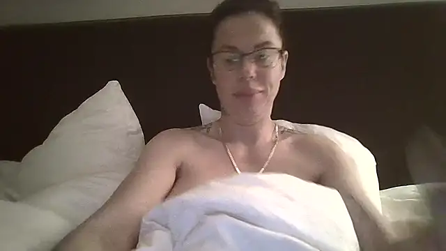 sexygilf82 online show from 03/06/26, 11:01