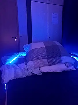 Snapshot of Teufel-in-weiss chatting on 02/10/26, 10:03 Teufel-in-weiss online show from 02/10/26, 10:03