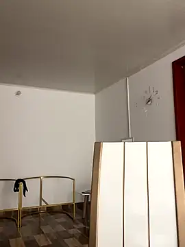 Snapshot of AnaaFaith_ chatting on 10/21/25, 07:36 AnaaFaith online show from 10/21/25, 07:36