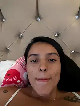 Snapshot of AnaaFaith_ chatting on 10/23/25, 07:56 AnaaFaith online show from 10/23/25, 07:56