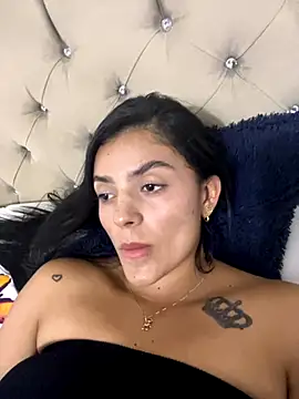 Snapshot of AnaaFaith_ chatting on 11/02/25, 11:40 AnaaFaith online show from 11/02/25, 11:40