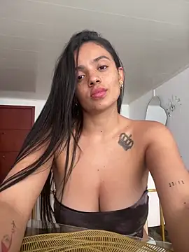 Snapshot of AnaaFaith_ chatting on 11/18/25, 08:24 AnaaFaith online show from 11/18/25, 08:24