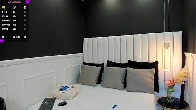  emma willliams  online show from 09/10/25, 01:33