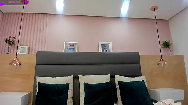  emma willliams  online show from 10/02/25, 01:40