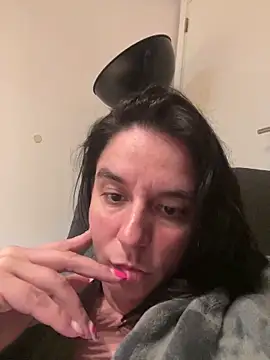 hottyFcup online show from 04/17/26, 07:39