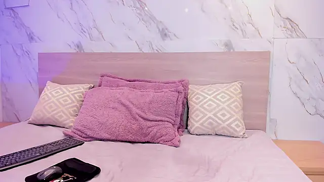 sofiagomez   online show from 01/18/26, 06:12