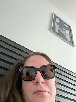 melanie75020 online show from 02/21/26, 09:43