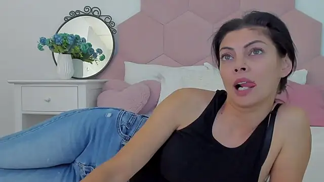 Snapshot of LadyLiia chatting on 01/10/25, 08:07 LadyLiia online show from 01/10/25, 08:07