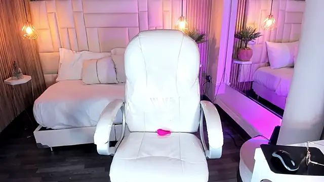 DulceGreem online show from 10/21/25, 11:44