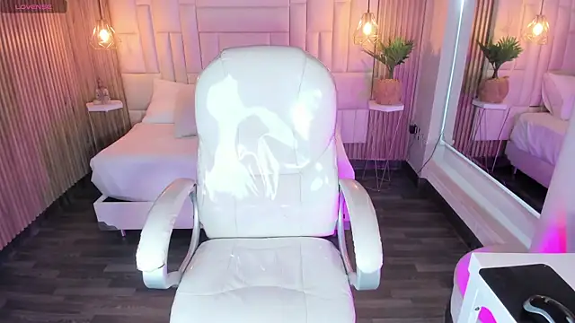 DulceGreem online show from 11/28/25, 11:35