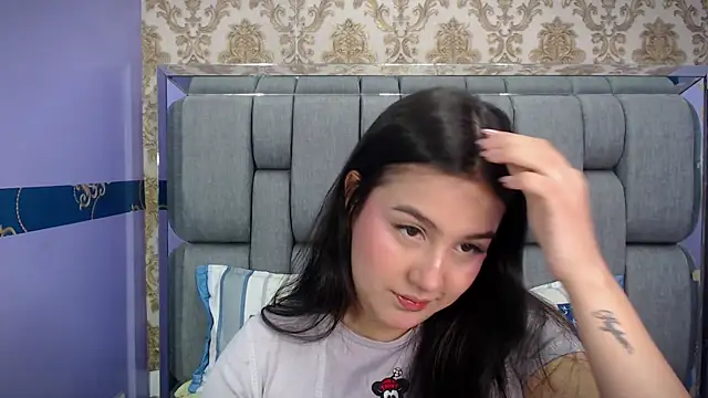 ValentinaMillers  online show from 10/01/25, 09:48