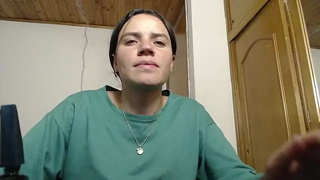 Snapshot of Skylar_Serenity chatting on 10/18/25, 10:43 Skylar Serenity online show from 10/18/25, 10:43