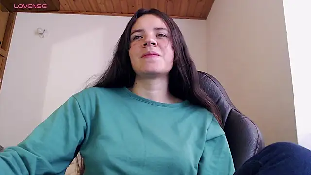 Snapshot of Skylar_Serenity chatting on 11/20/25, 05:45 Skylar Serenity online show from 11/20/25, 05:45