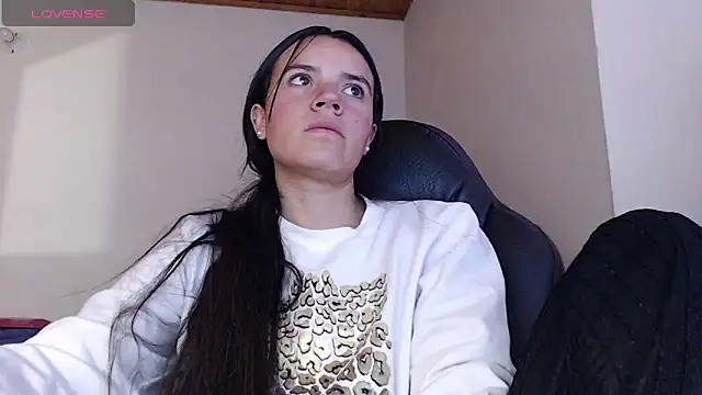 Snapshot of Skylar_Serenity chatting on 11/27/25, 06:54 Skylar Serenity online show from 11/27/25, 06:54