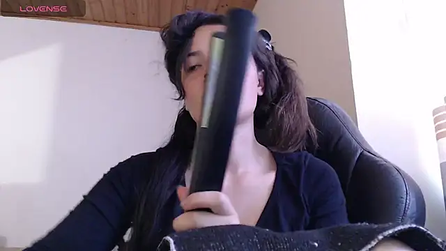 Snapshot of Skylar_Serenity chatting on 12/01/25, 06:35 Skylar Serenity online show from 12/01/25, 06:35