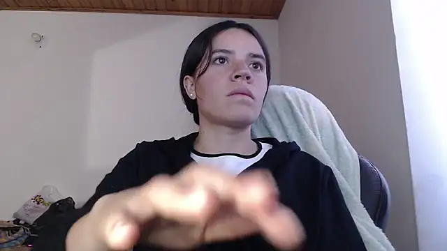 Snapshot of Skylar_Serenity chatting on 12/15/25, 08:13 Skylar Serenity online show from 12/15/25, 08:13