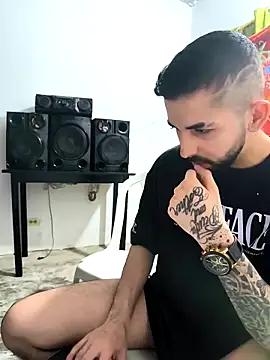 giannis090 online show from 11/22/25, 09:47