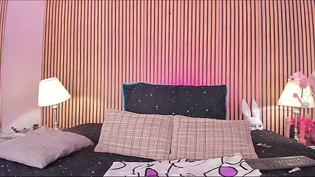 keeyla stone online show from 11/03/25, 08:32