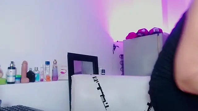 Snapshot of asakuraath chatting on 09/23/25, 02:25 asakuraath online show from 09/23/25, 02:25