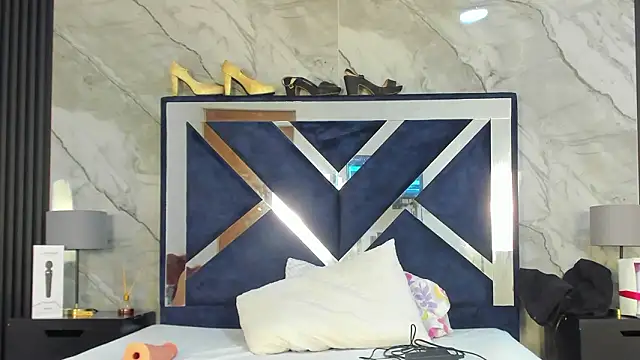 VanessaHard as online show from 02/17/26, 07:53