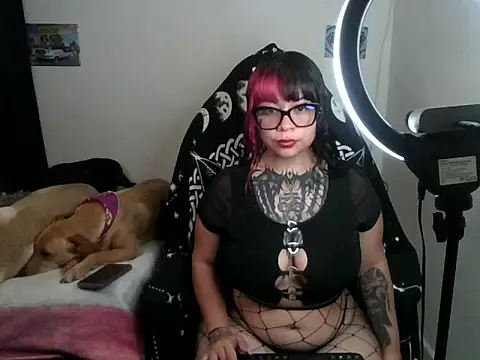 Snapshot of Driana_ate chatting on 10/09/25, 03:48 Driana ate online show from 10/09/25, 03:48