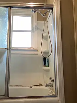 Snapshot of SlimSexxxy69 chatting on 10/07/25, 10:40 SlimSexxxy69 online show from 10/07/25, 10:40