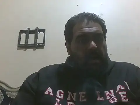 elpoop7305 online show from 01/14/26, 07:08