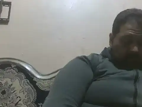 elpoop7305 online show from 04/15/26, 03:52