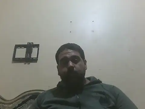 elpoop7305 online show from 04/15/26, 11:49