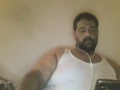 Snapshot of elpoop7305 chatting on 07/22/26, 11:57 elpoop7305 online show from 07/22/26, 11:57