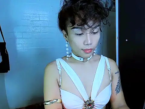 YourNikkieXxx online show from 10/15/25, 10:32