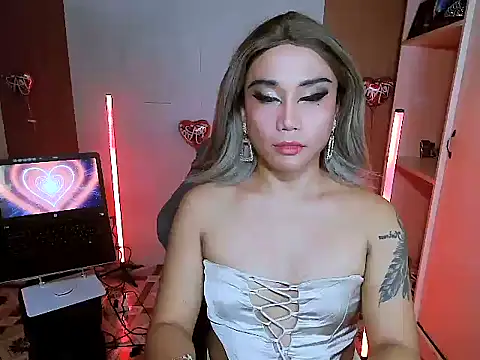 YourNikkieXxx online show from 02/04/26, 10:26