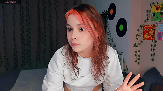 Snapshot of VedaSchulz chatting on 02/04/26, 06:36 VedaSchulz online show from 02/04/26, 06:36