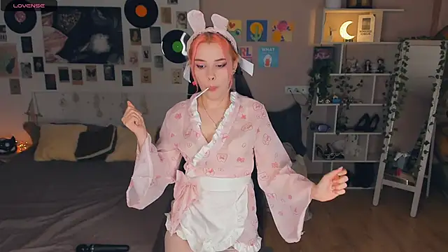 Snapshot of VedaSchulz chatting on 02/09/26, 06:34 VedaSchulz online show from 02/09/26, 06:34