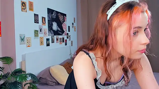 Snapshot of VedaSchulz chatting on 02/21/26, 06:53 VedaSchulz online show from 02/21/26, 06:53