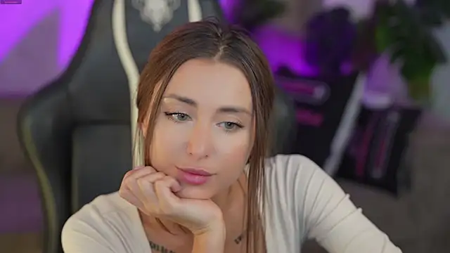 Luna secretgirl online show from 09/15/25, 10:15