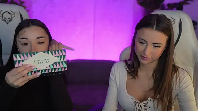 Luna secretgirl online show from 12/18/25, 07:58