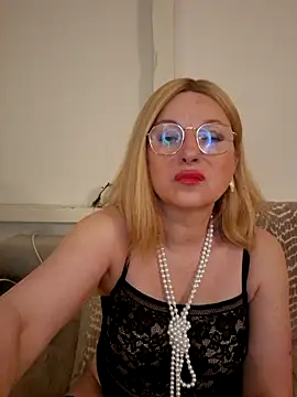TinaLizxh online show from 05/07/26, 08:36