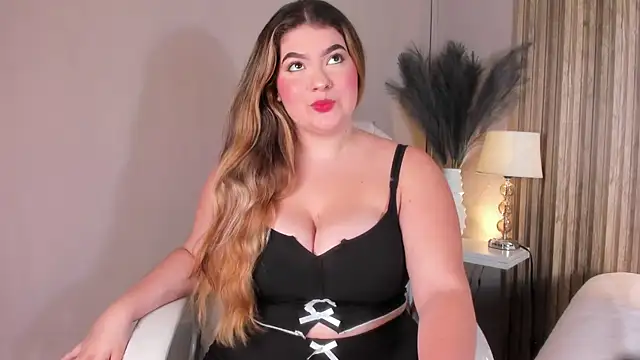 Snapshot of MiaVixen_ chatting on 09/13/25, 04:34 MiaVixen online show from 09/13/25, 04:34