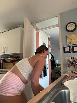 Snapshot of SexySashaxox chatting on 06/25/26, 01:04 SexySashaxox online show from 06/25/26, 01:04