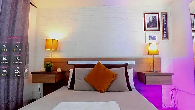 Snapshot of JenniferAuriston chatting on 10/25/25, 10:59 JenniferAuriston online show from 10/25/25, 10:59