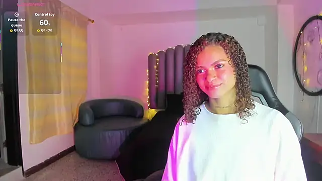 Snapshot of chubby_sexy_ chatting on 11/28/25, 12:30 chubby sexy online show from 11/28/25, 12:30